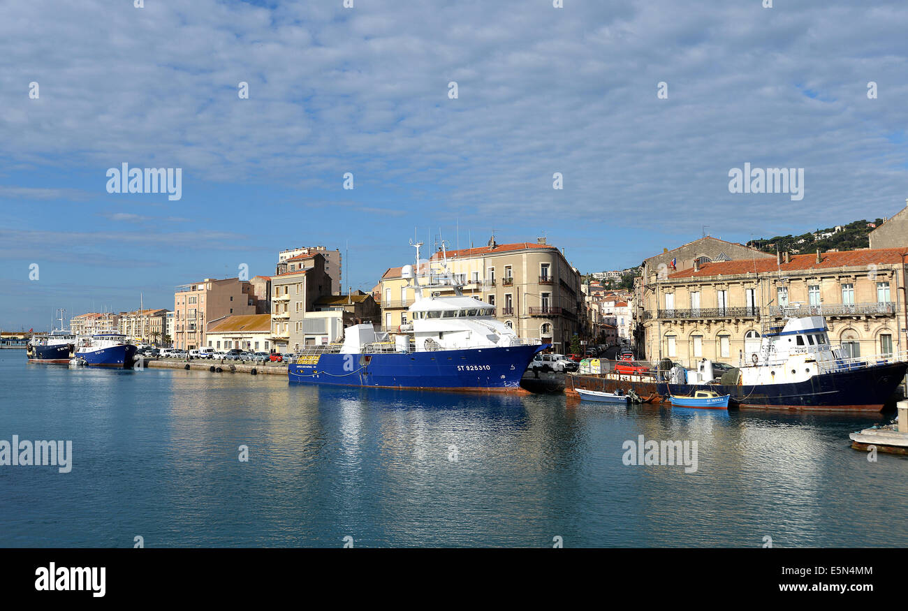 Port of sete hi-res stock photography and images - Alamy