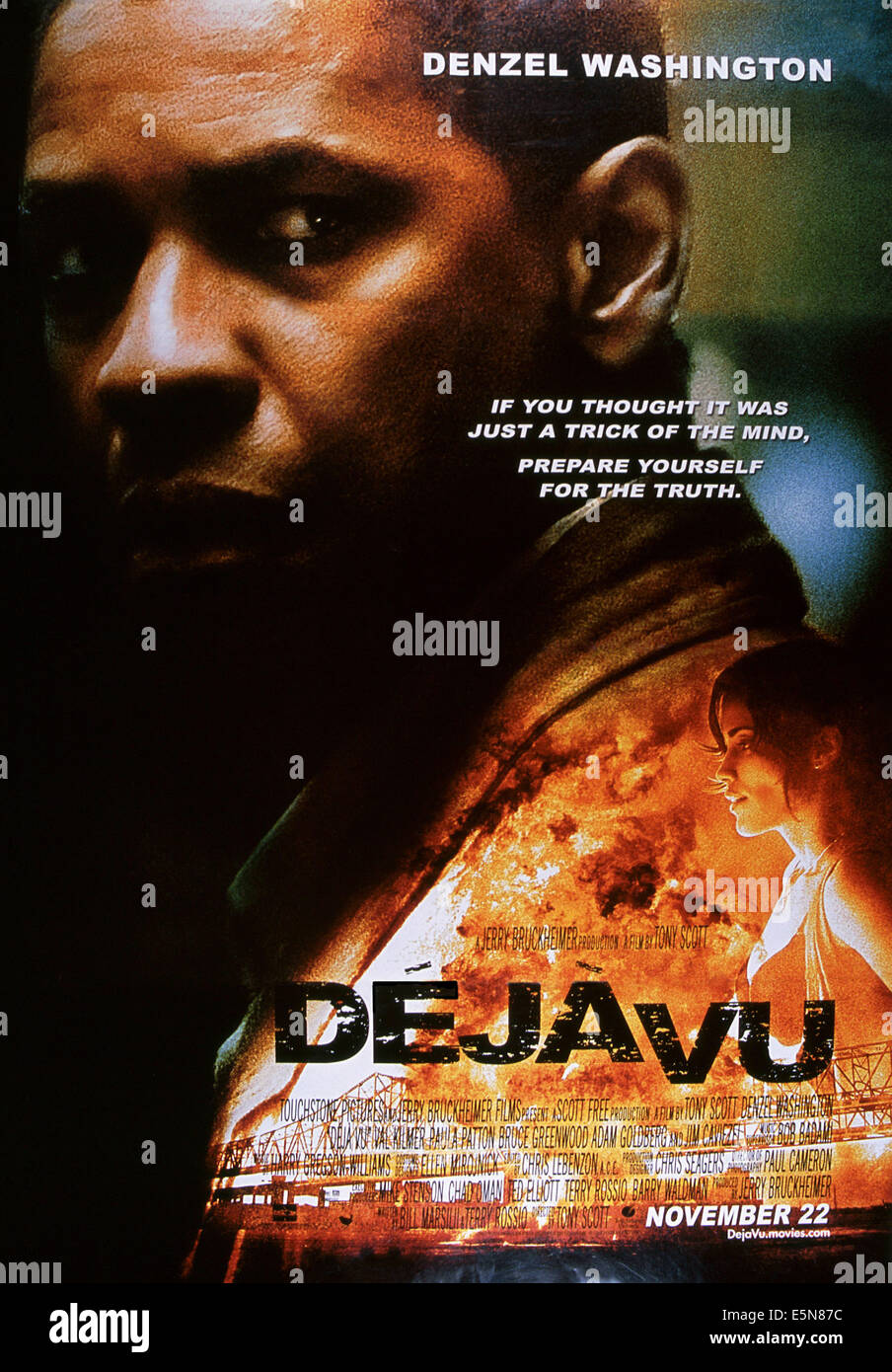 DEJA VU, from left Denzel Washington, Paula Patton, 2006, © Buena Vista/courtesy Everett