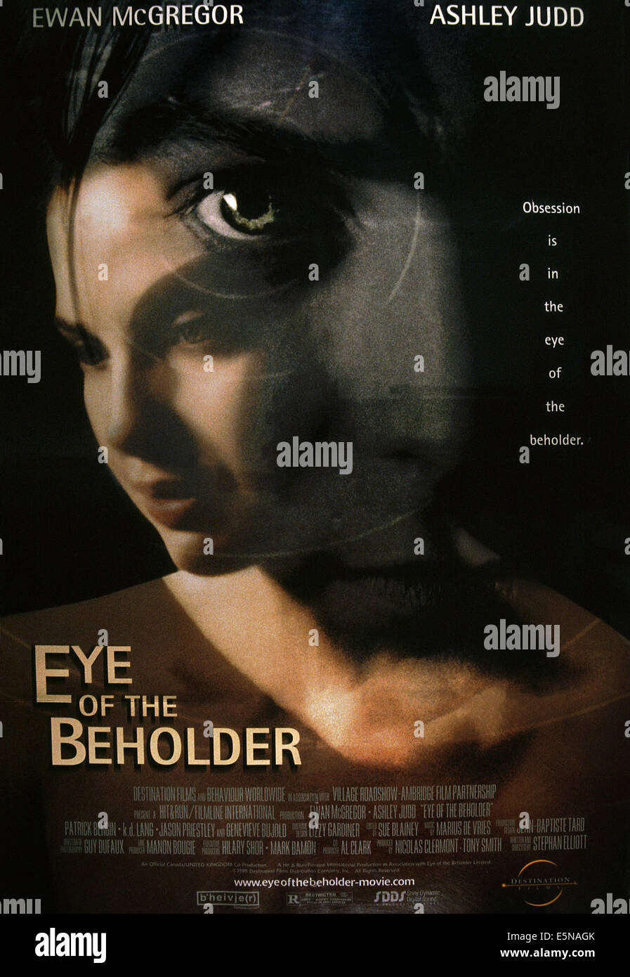EYE OF THE BEHOLDER, U.S. poster, from left: Ashley Judd, Ewan McGregor, 1999. © Destination Films/courtesy Everett Collection Stock Photo