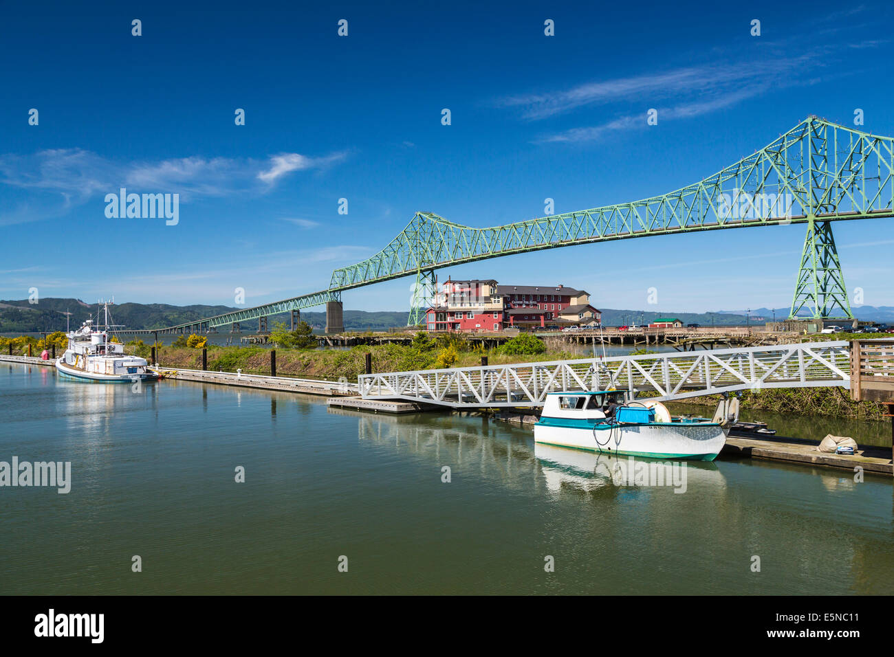 The port and the Astoria-Megler Bridge in Astoria, Oregon, USA. Stock Photo