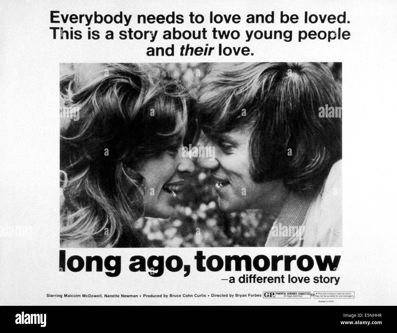 LONG AGO, TOMORROW, (aka THE RAGING MOON), from left: Nanette Newman, Malcolm McDowell, 1971 Stock Photo