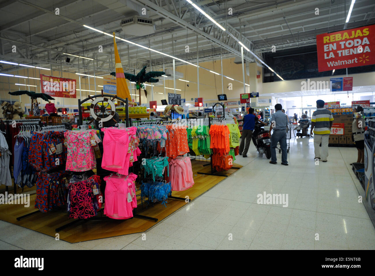 Walmart Supercenter editorial photography. Image of interior - 162095172