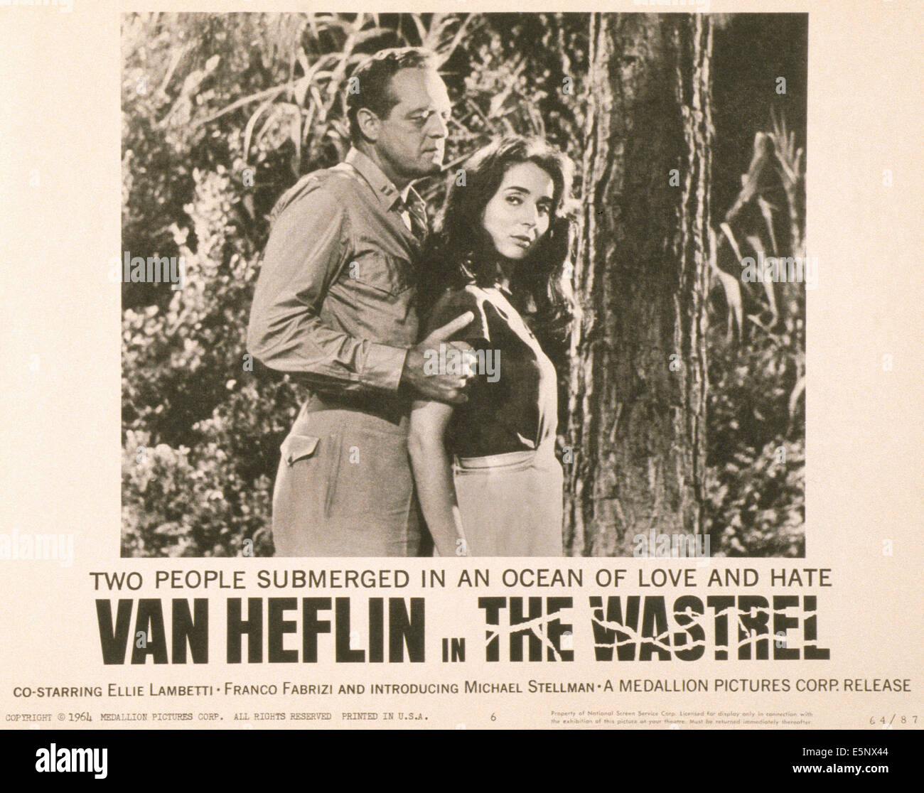 THE WASTREL, (aka IL RELITTO), US lobbycard, from left: Van Heflin, Ellie Lambeti, 1961 Stock Photo