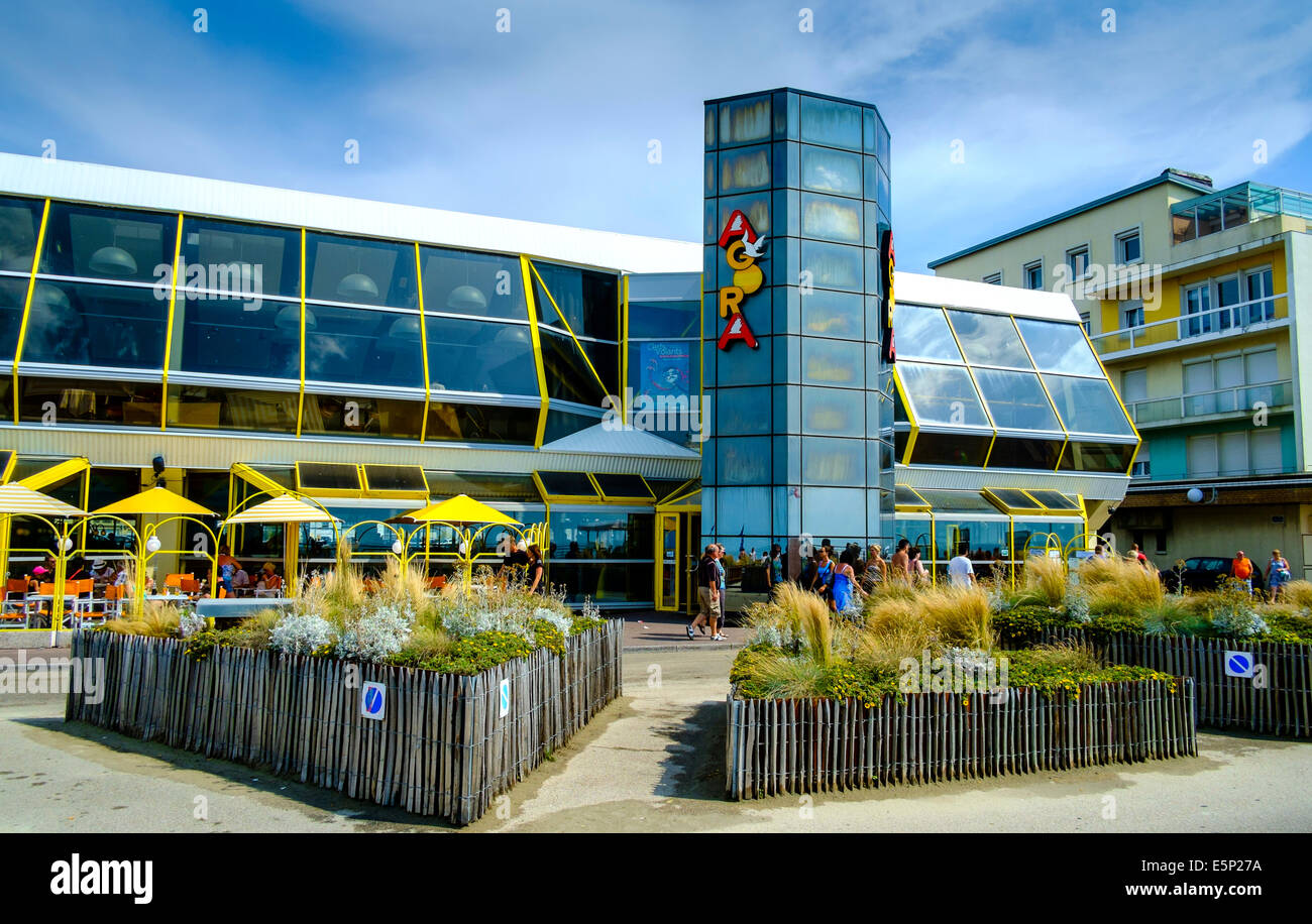 A modern swimming pool, bowling alley and restaurant on the seafront at Berck-sur-Mer, Pas-de-Calais, France Stock Photo