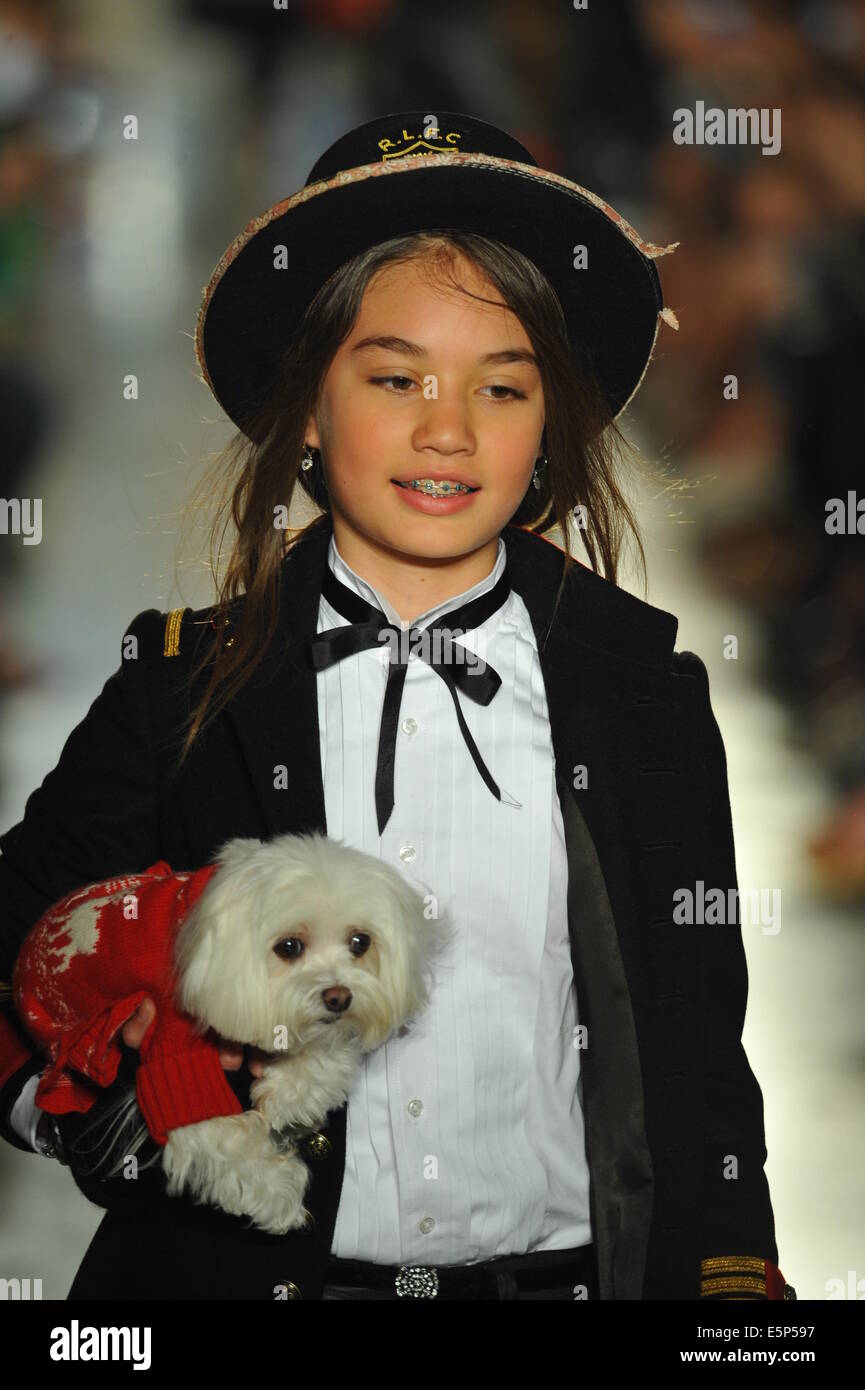 New york pet fashion show hires stock photography and images Alamy