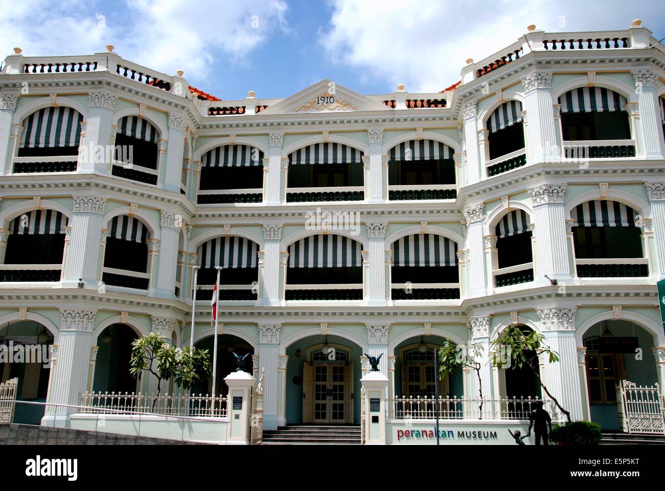 SINGAPORE:  The handsome Peranakan Museum is housed in a 1910 school building on Armenian Street Stock Photo