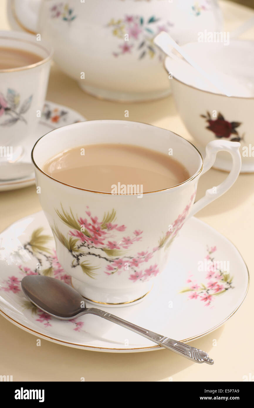 Mismatched china cup hires stock photography and images Alamy