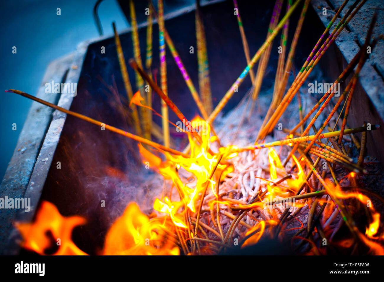 Incense sticks burning temple lama hi-res stock photography and images ...