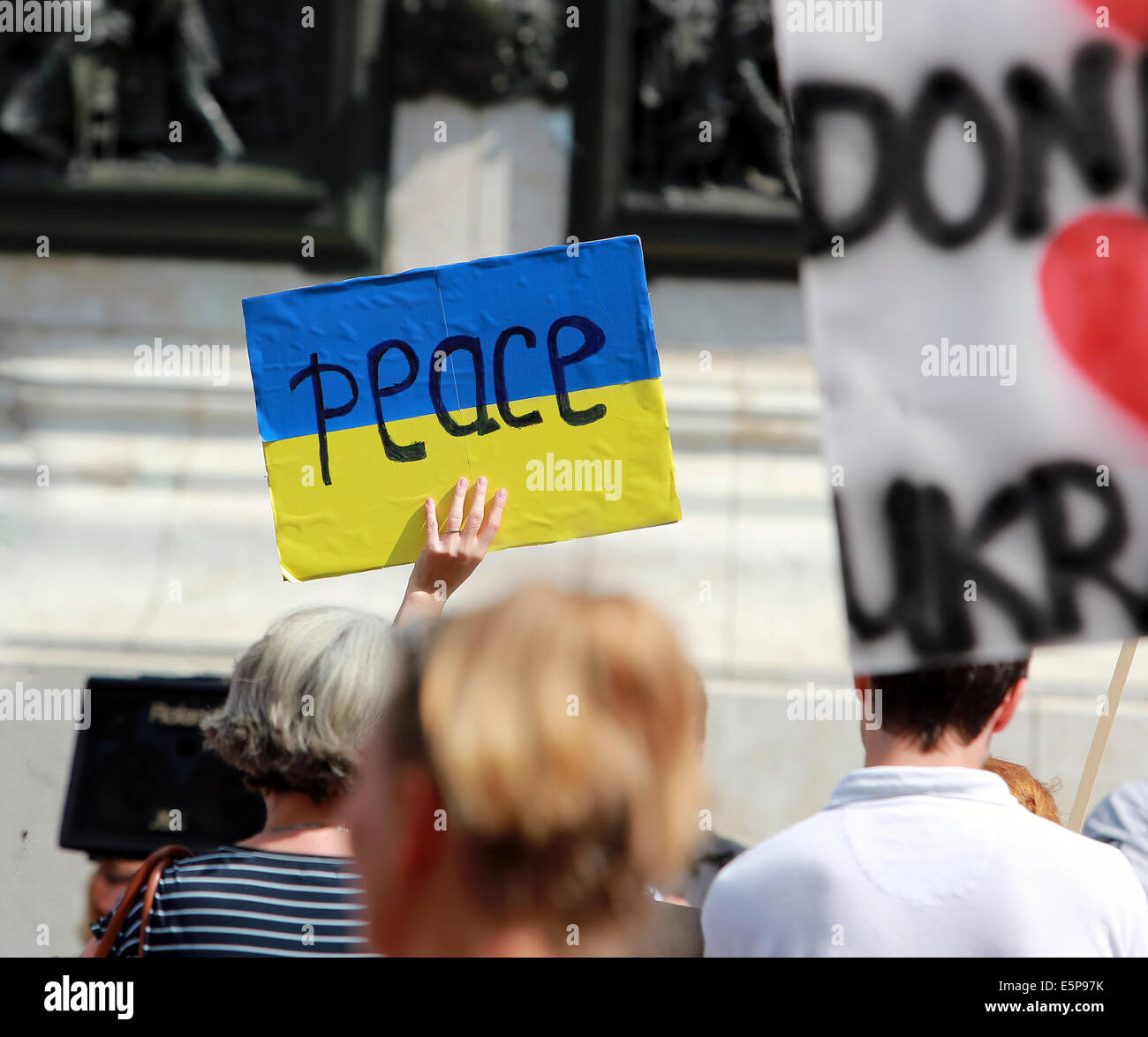Peace sign flag ukraine hires stock photography and images Alamy