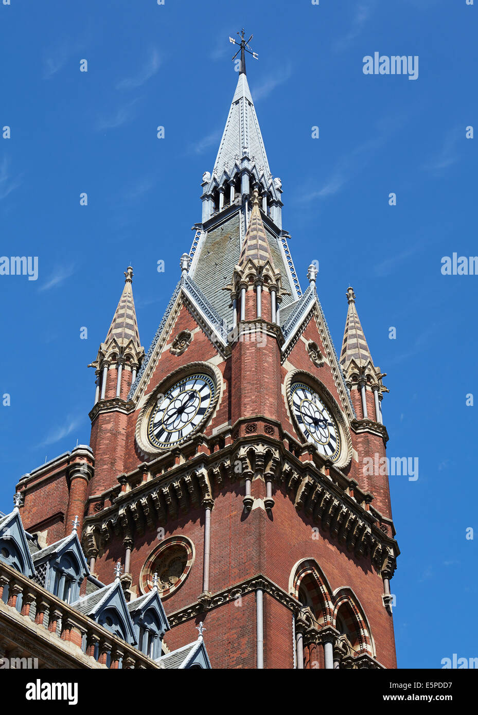 Clock tower, St Pancras railway station (London St Pancras, St Pancras  International), Euston Road, London, England, UK Stock Photo - Alamy