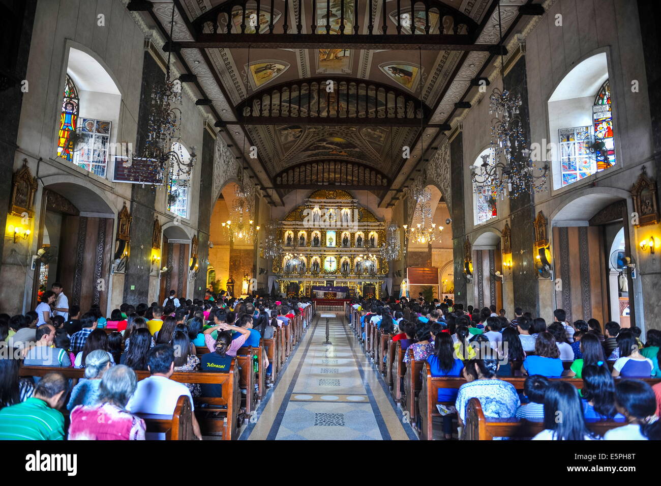 Easter Procession in the Basilica de Minore del Santo Nino, Cebu City, Cebu, Philippines, Southeast Asia, Asia Stock Photo