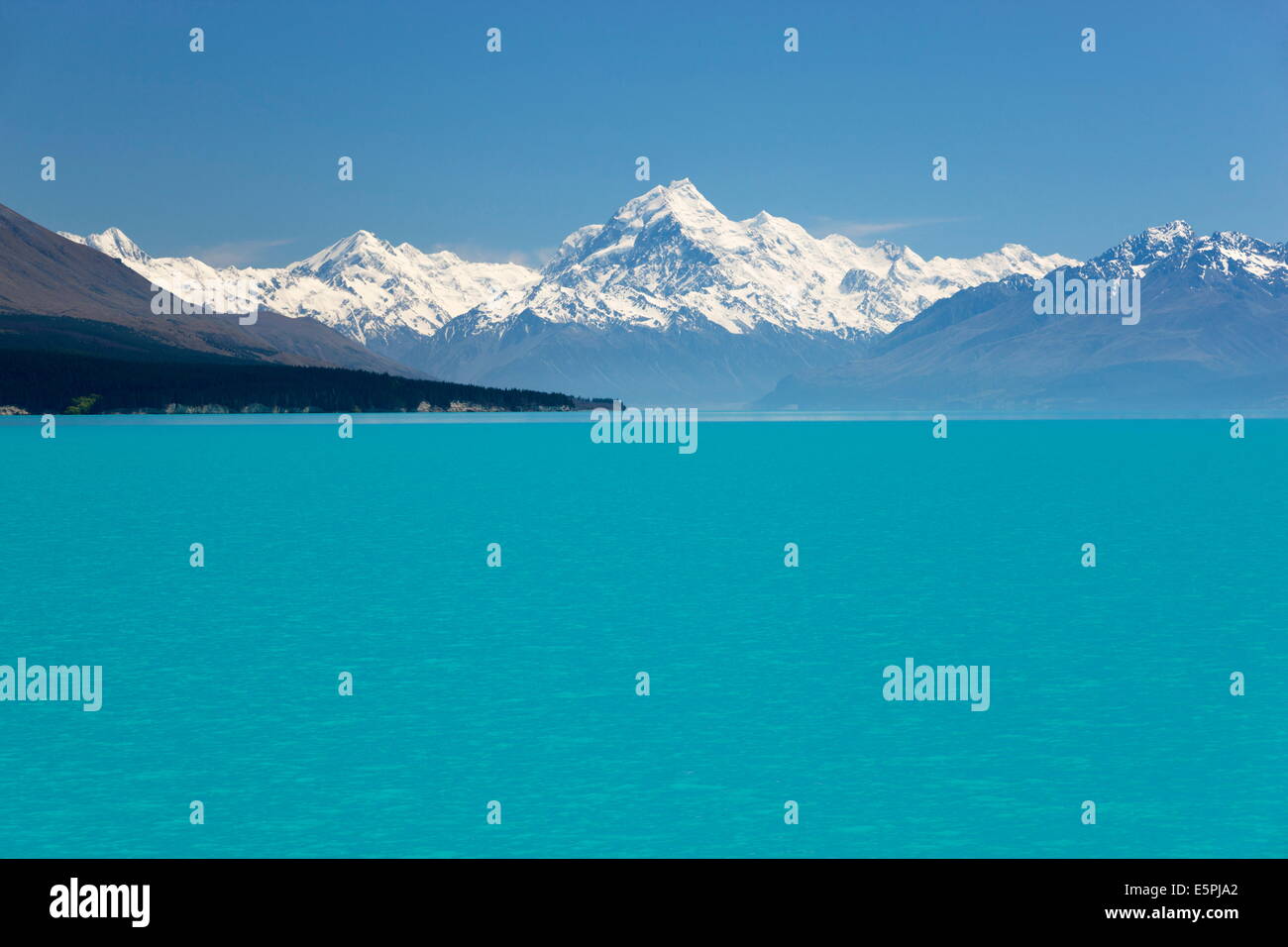 Mount Cook and Lake Pukaki, Mount Cook National Park, UNESCO Site, Canterbury region, South Island, New Zealand Stock Photo