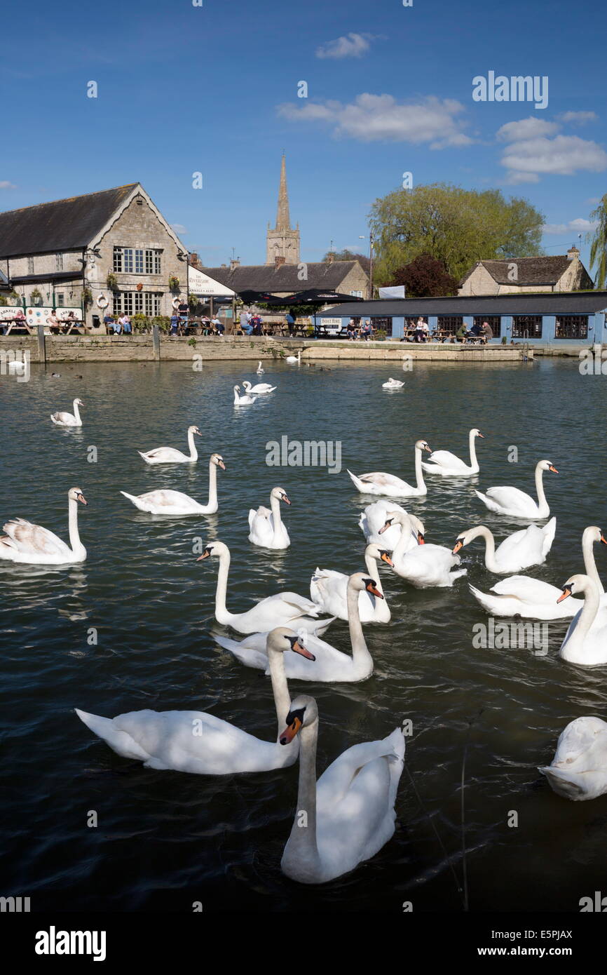 The Riverside Pub on the River Thames, Lechlade, Cotswolds, Gloucestershire, England, United Kingdom, Europe Stock Photo