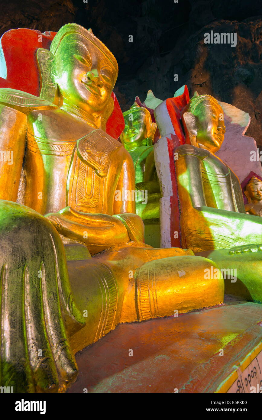 Buddha statues in entrance to Shwe Oo Min Natural Cave Pagoda, Pindaya