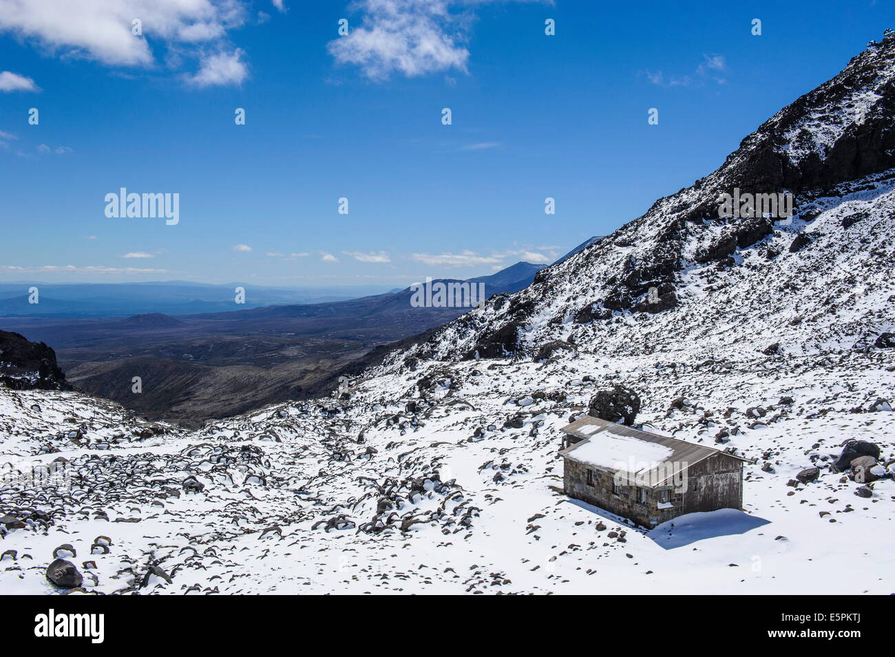 Ski cottage on Mount Ruapehu, Tongariro National Park, UNESCO World Heritage Site, North Island, New Zealand, Pacific Stock Photo