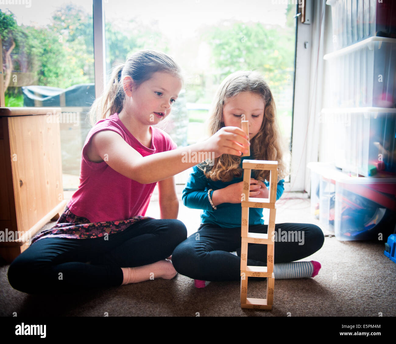 Jenga blocks hi-res stock photography and images - Alamy