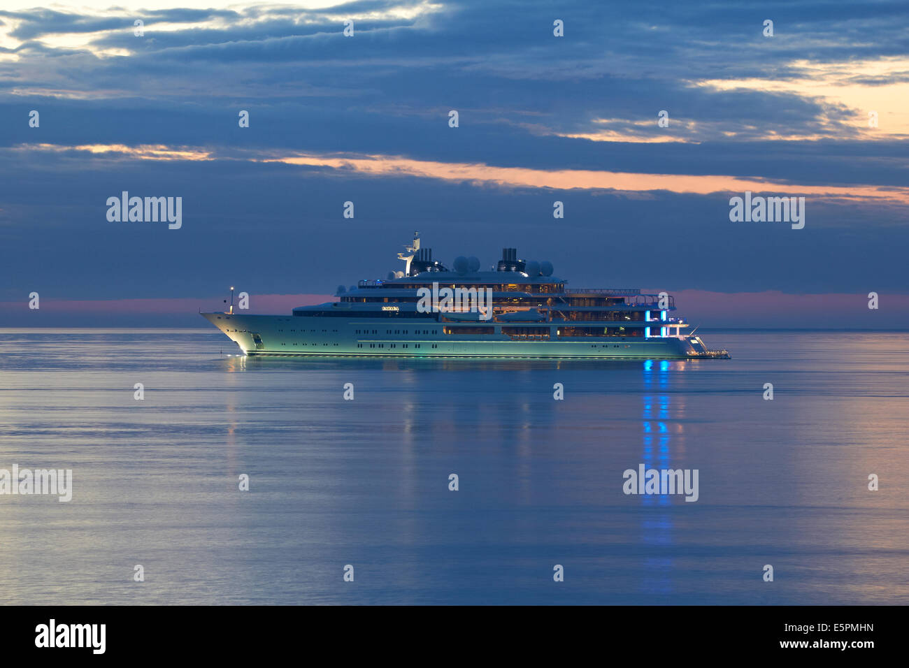 124m Megayacht Katara owned by the Emir of Qatar Stock Photo Alamy
