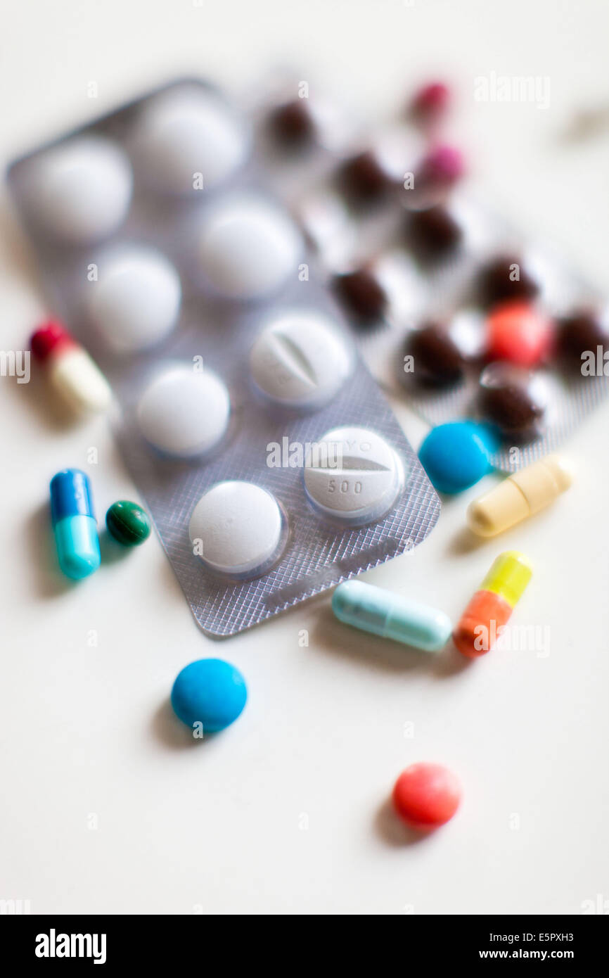 Scored tablets hires stock photography and images Alamy