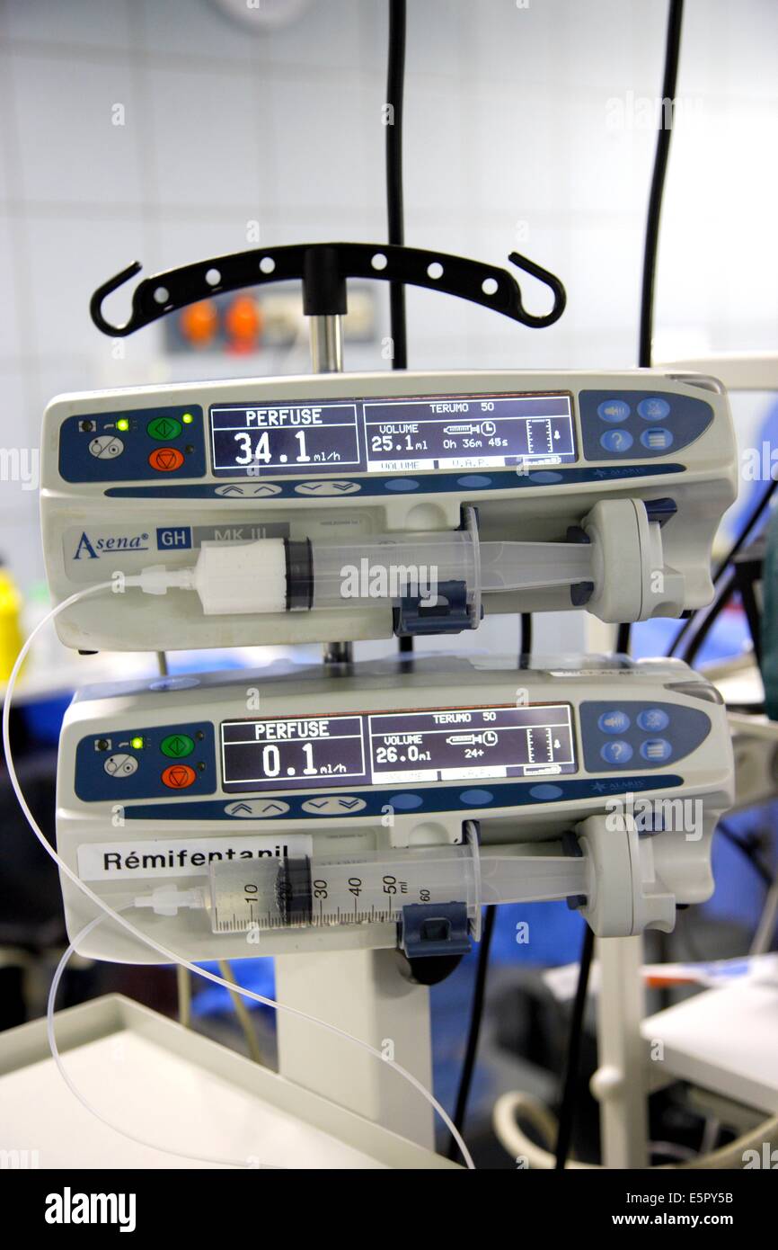 Syringe driver hires stock photography and images Alamy