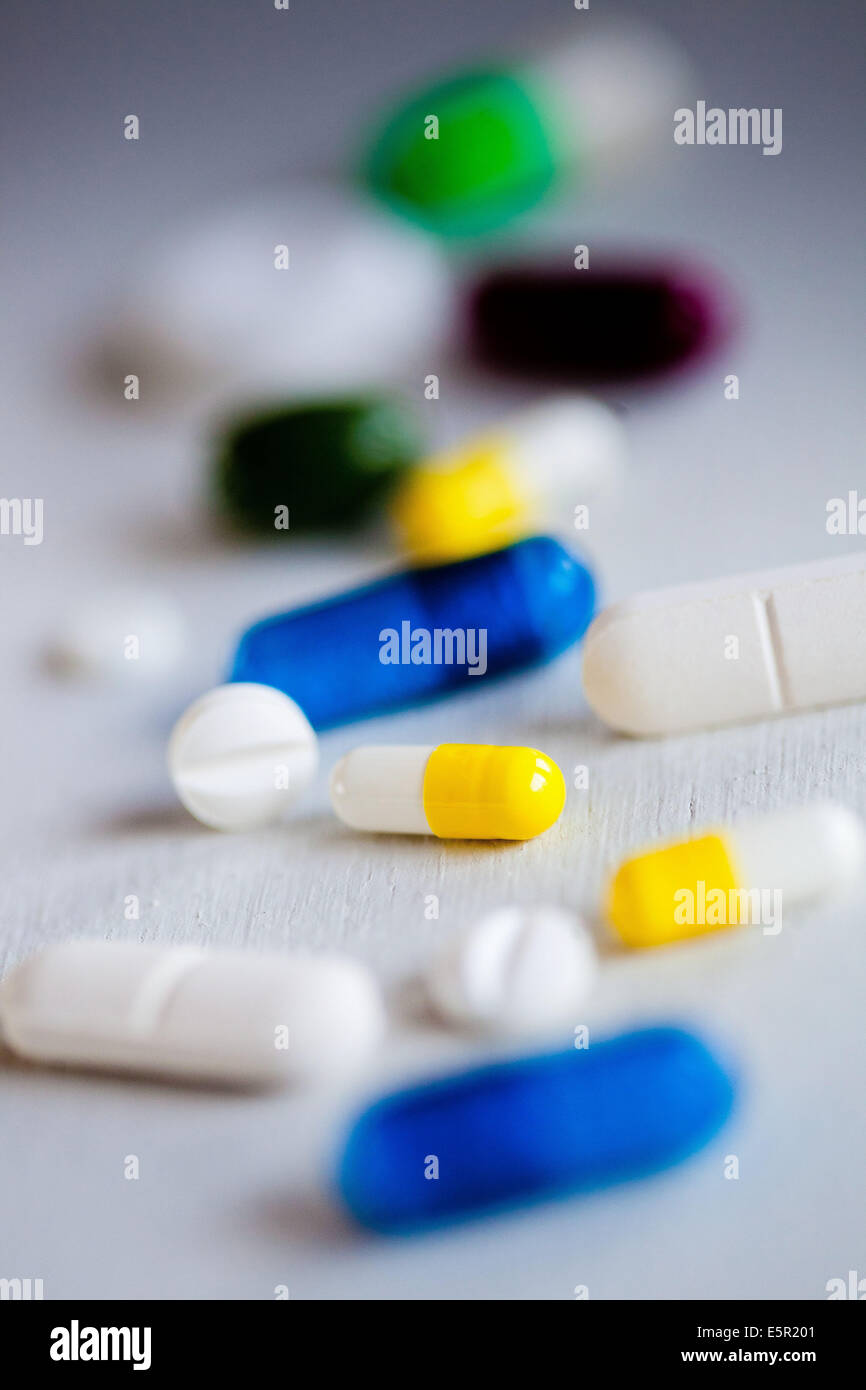 Scored tablets hi-res stock photography and images - Alamy