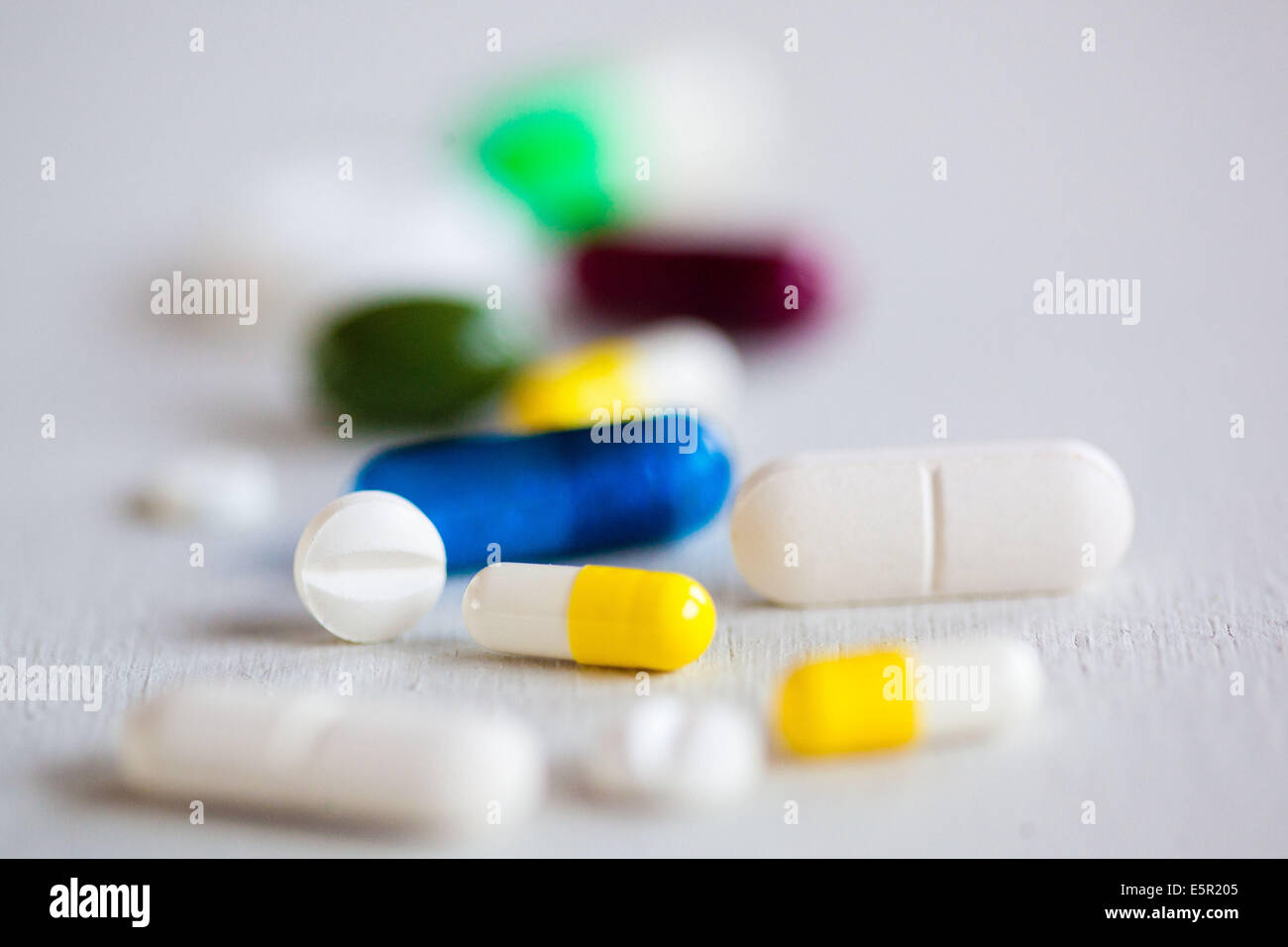 Scored pill hires stock photography and images Alamy