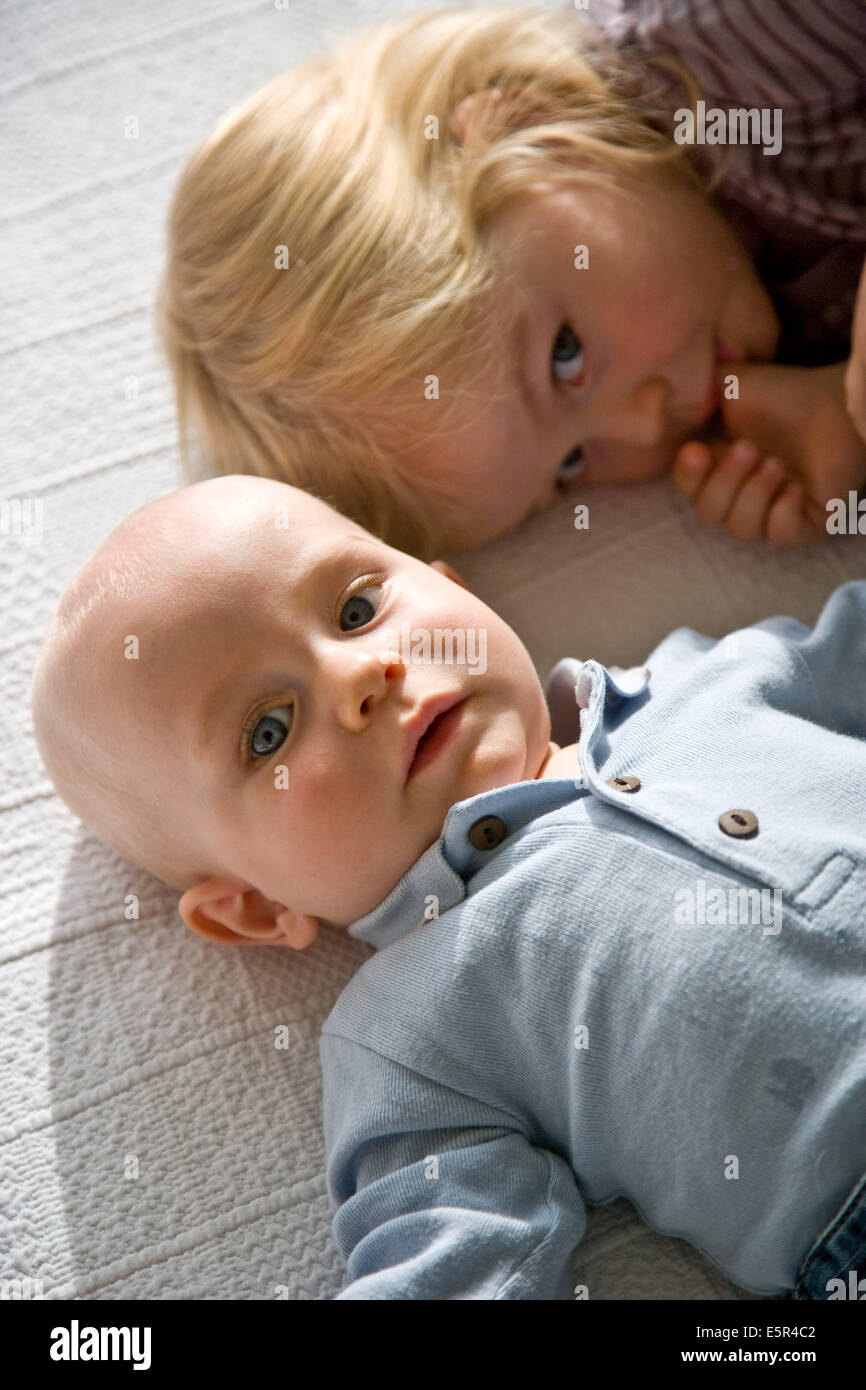 Pictoure 8 month old blond baby newborn photography