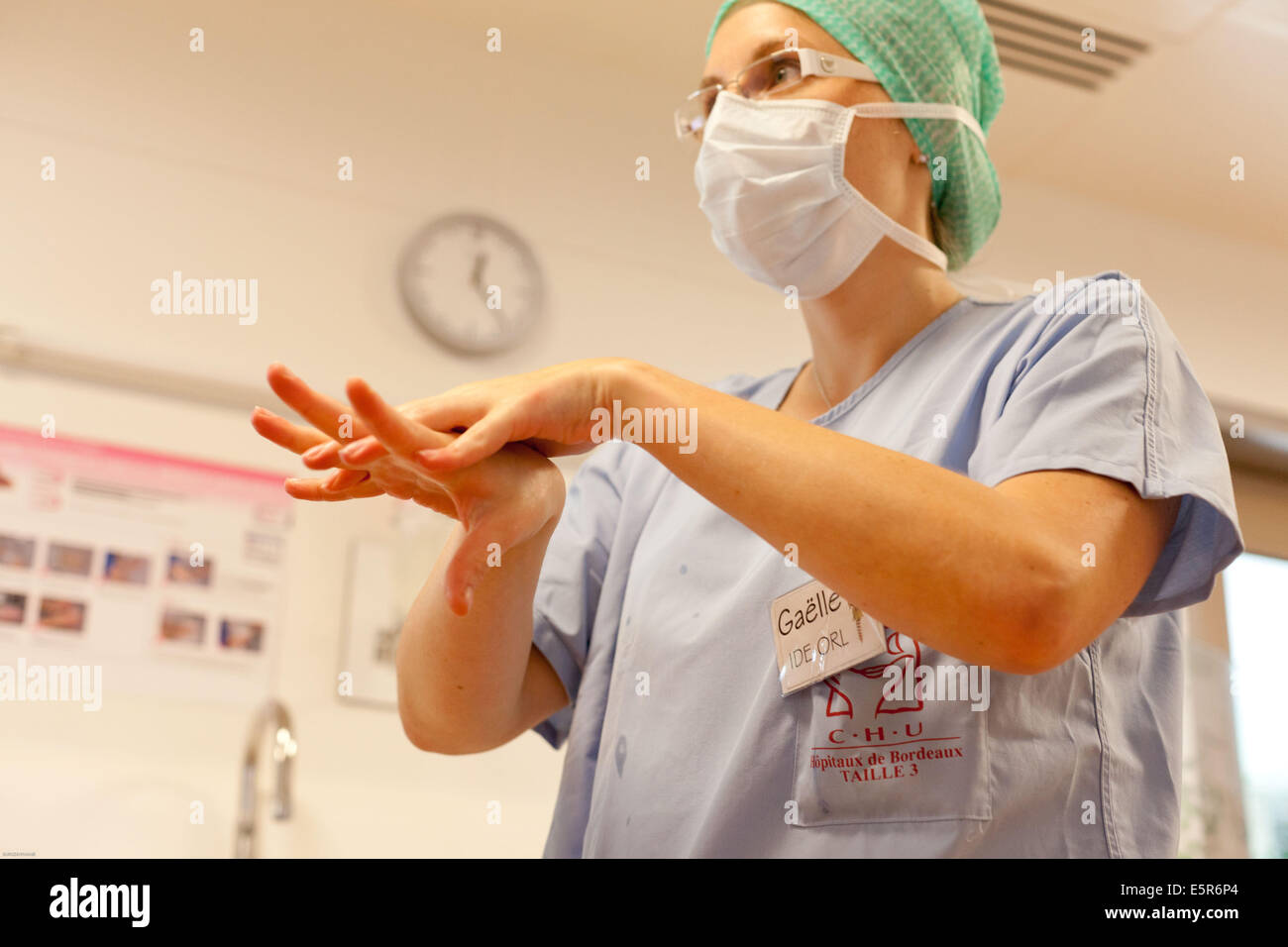 Nurse, Hygiene protocol, Hand washing with a hydroalcoholic gel before
