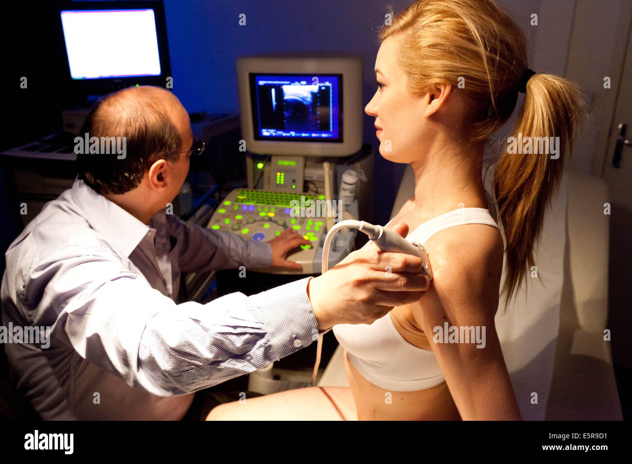 Woman shoulder ultrasound scan Photo - Alamy