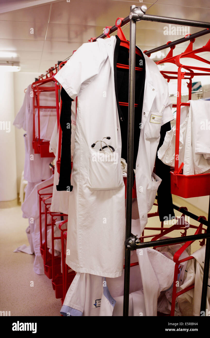 Operating block cloackroom for staff Stock Photo - Alamy