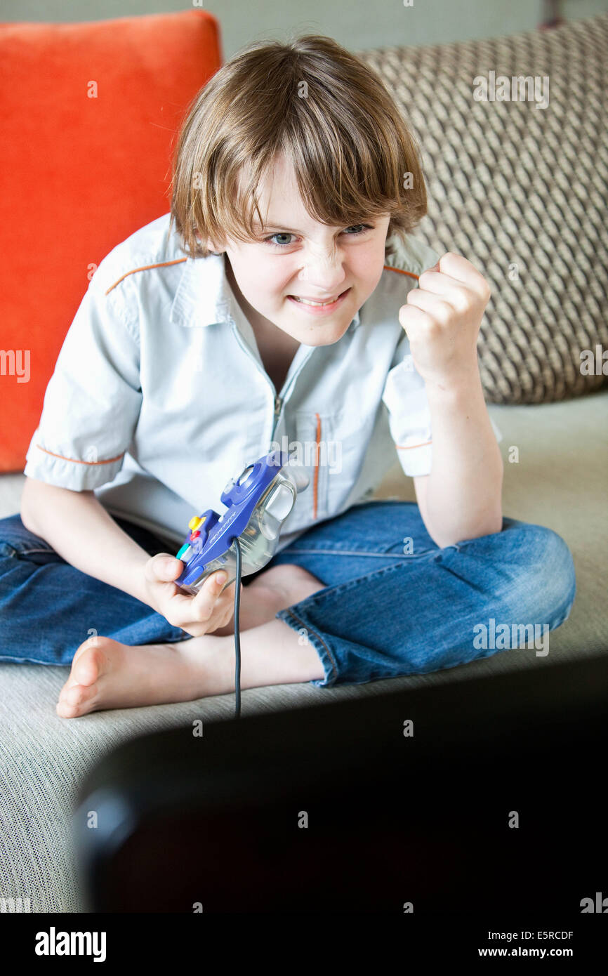 9,580 Boy Playing Video Game Royalty-Free Images, Stock Photos