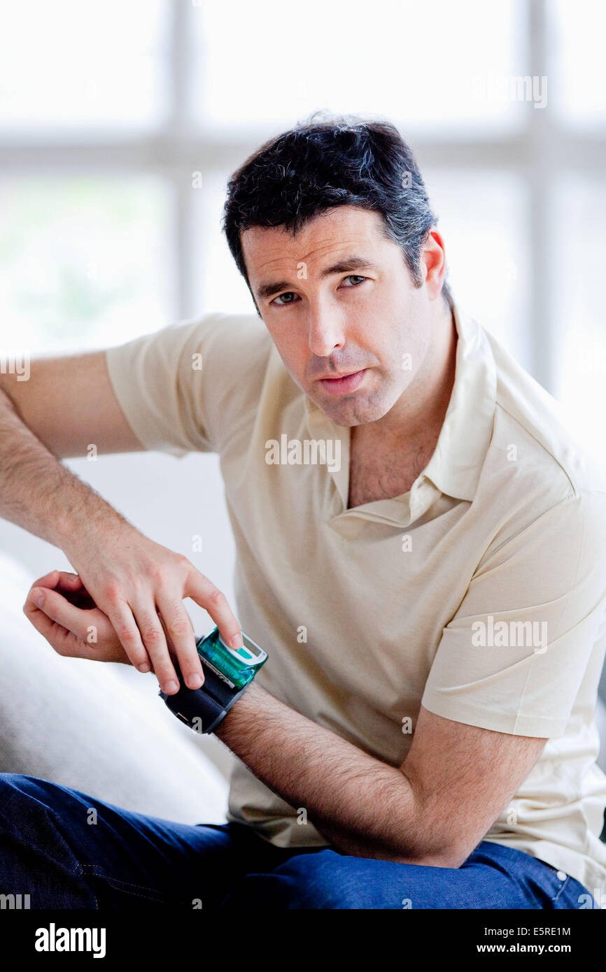 Portable blood pressure monitor hi-res stock photography and images - Alamy