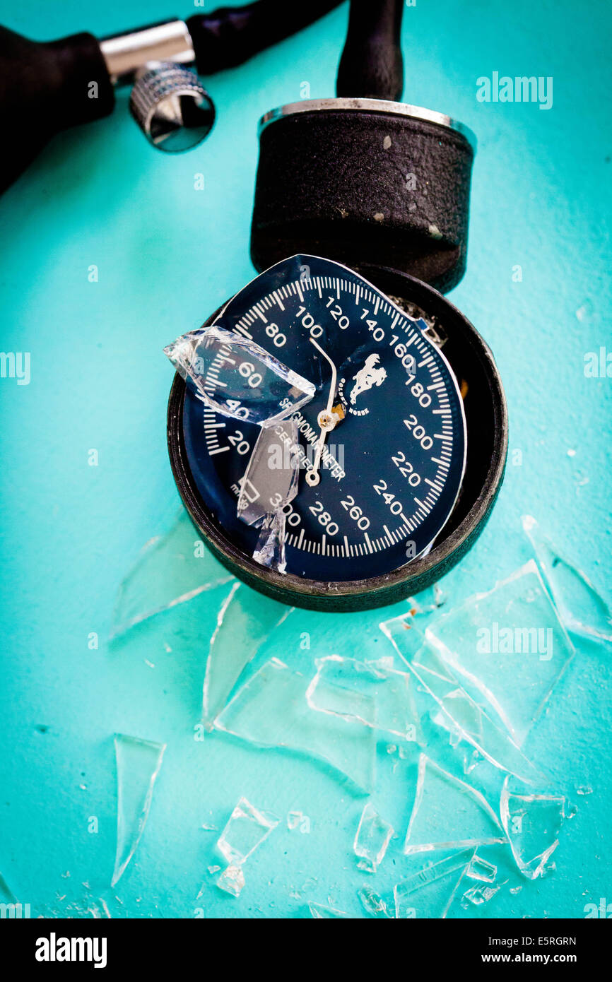 Broken blood pressure gauge Stock Photo Alamy