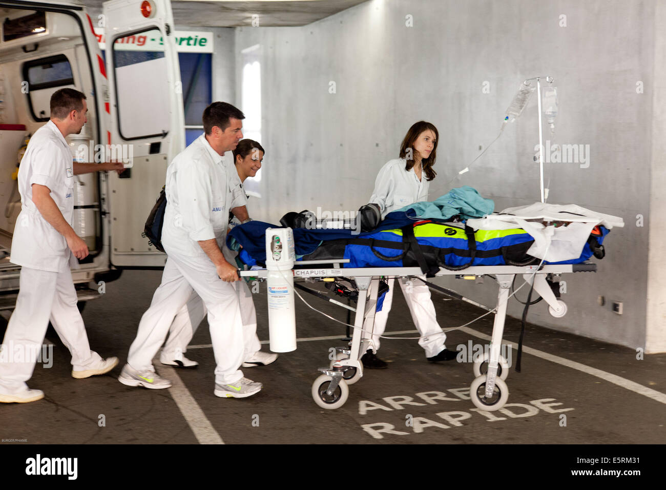 Ambulance france and hospital hires stock photography and images Alamy