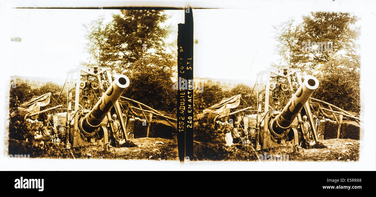 Shot of a 240 mm heavy artillery piece by the French army in 1917. Stock Photo