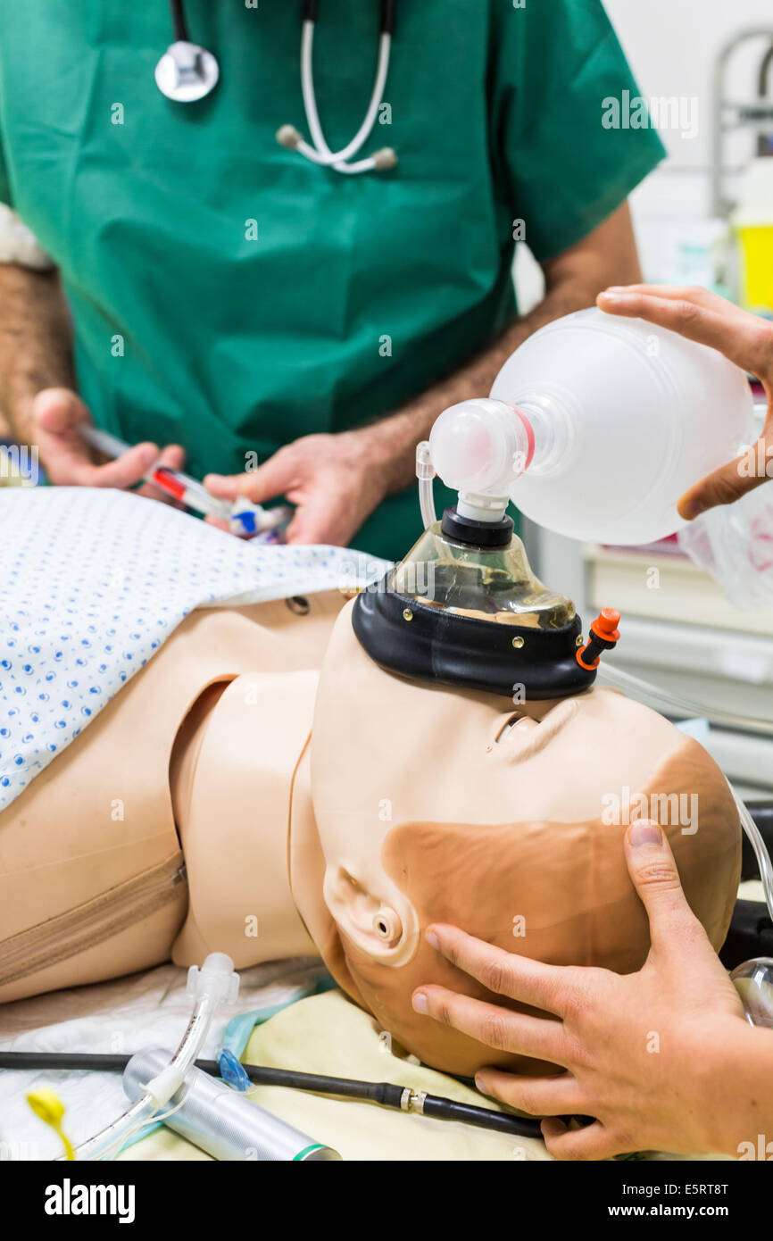Medical training, Patient simulator, SimMan 3G®, plateform iLumens ...