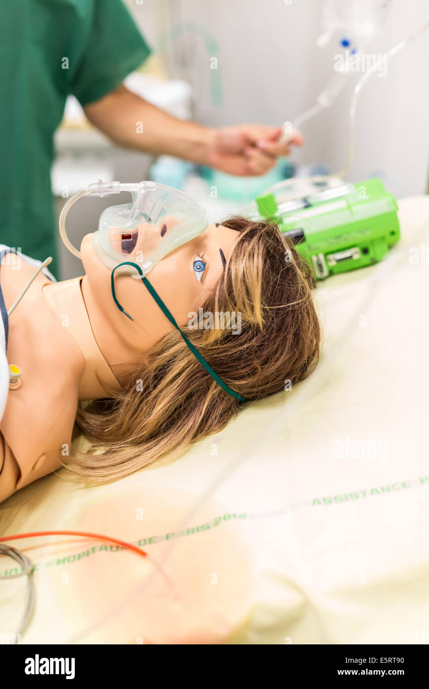 Surgery Simman Medical training, Patient simulator, SimMan 3G®, plateform iLumens ...