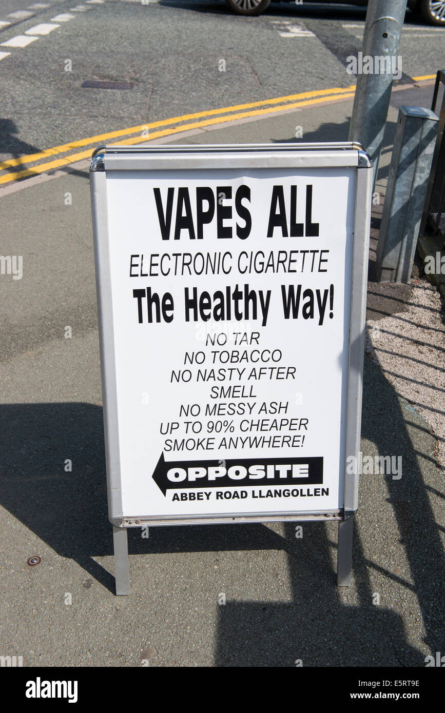 Electronic cigarette sign hi-res stock photography and images