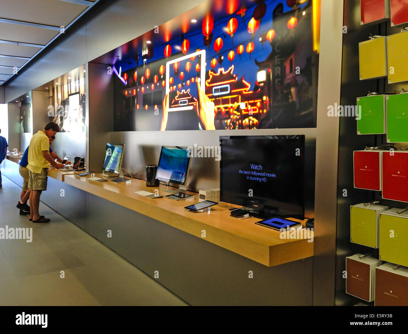 594 Apple Store Interior Stock Photos, High-Res Pictures, and Images -  Getty Images