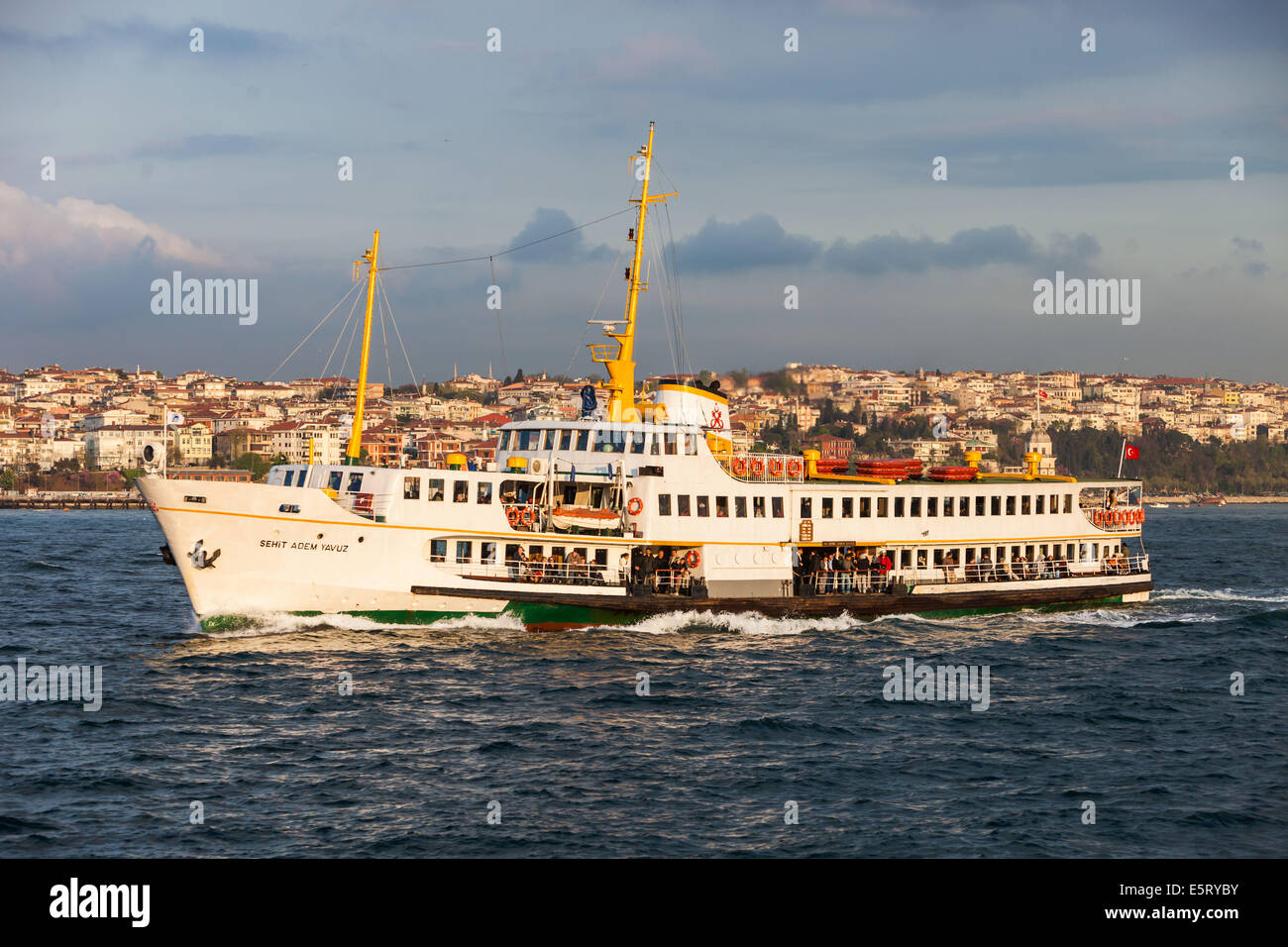Ferry crossing the Bosphorus, Istanbul, Turkey Stock Photo - Alamy