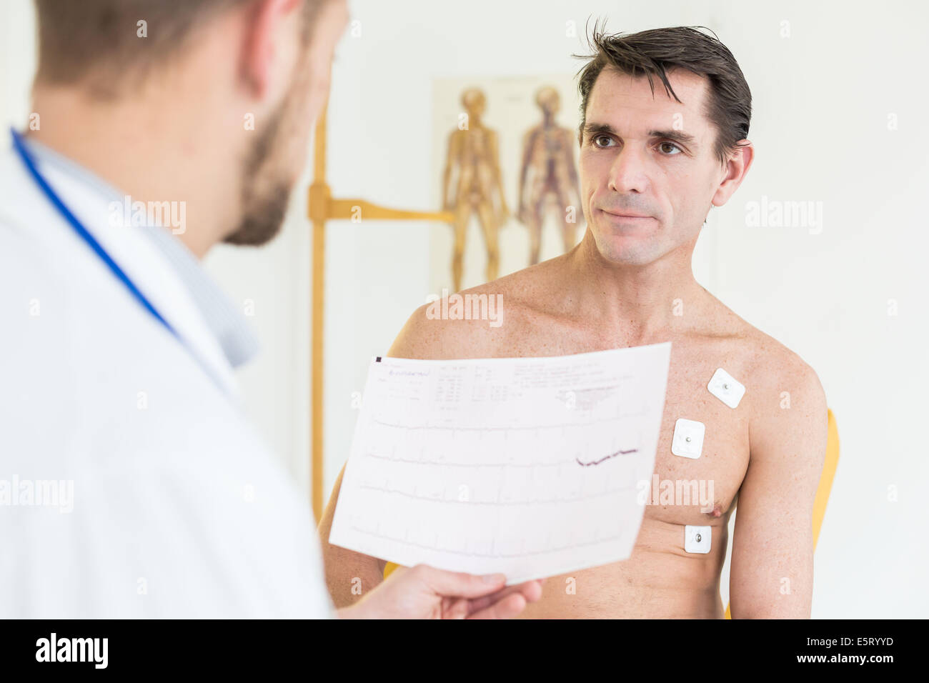 Ecg read out hi-res stock photography and images - Alamy