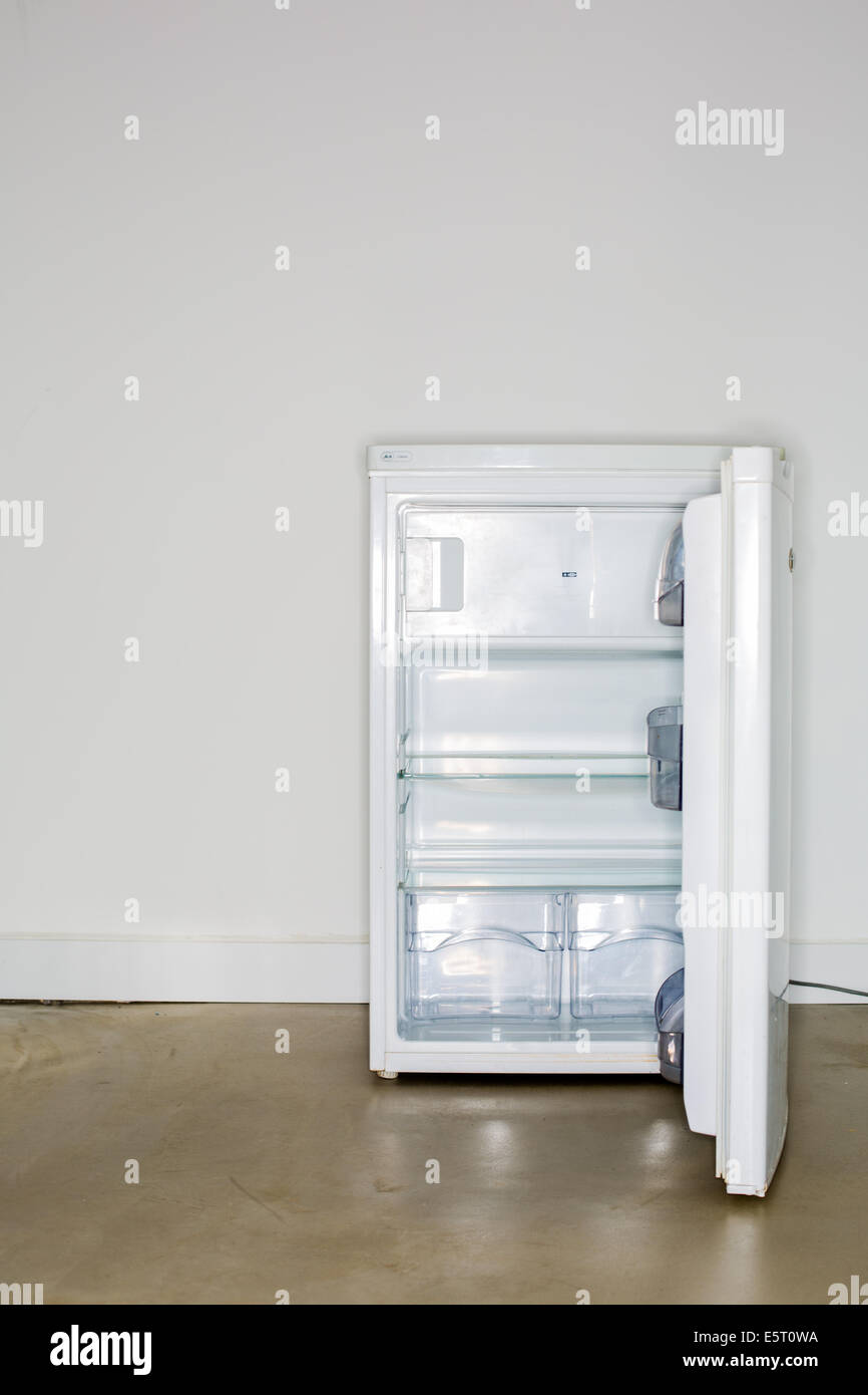 Empty fridge Stock Photo Alamy