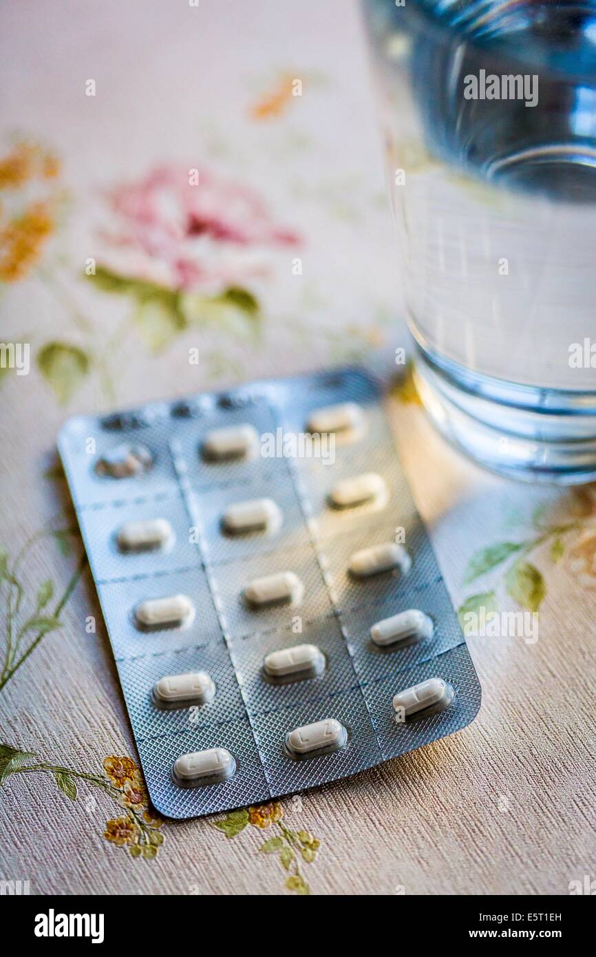 Sleeping pills hi res stock photography and images alamy