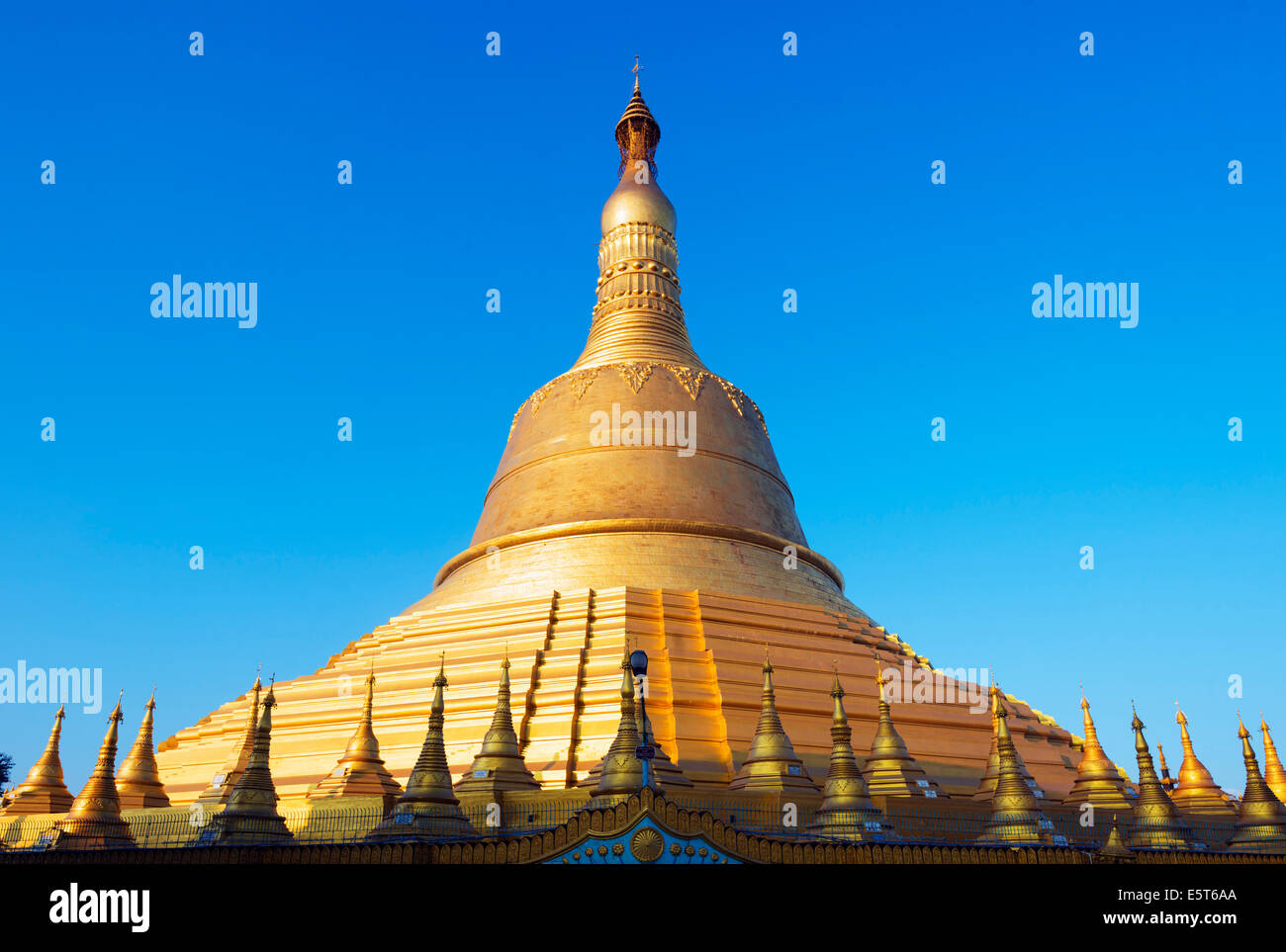 South East Asia, Myanmar, Bago, Shwemawdaw Paya pagoda Stock Photo