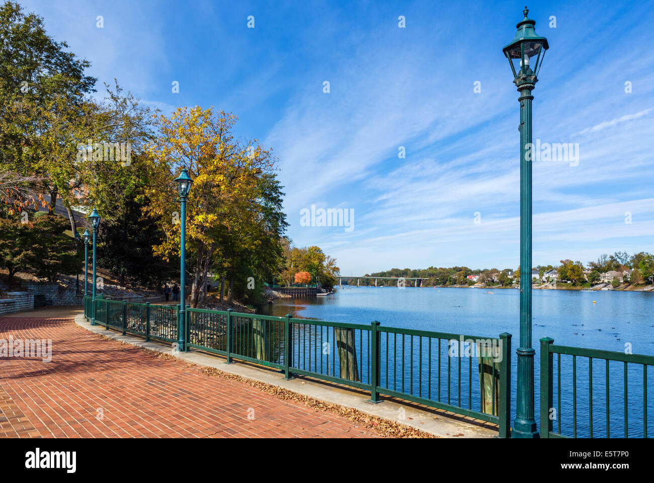 The Augusta Riverwalk Alongside The Savannah River In The Fall Stock Photo Alamy The Augusta Riverwalk Alongside The Savannah River In The Fall Stock Photo Alamy