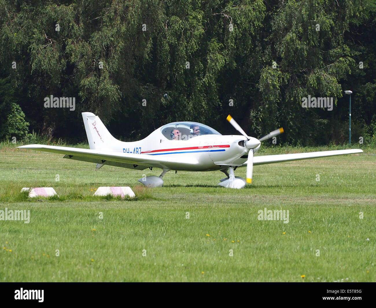Ph 4b7 aerospool dynamic wt9 at hilversum airport icao ehhv