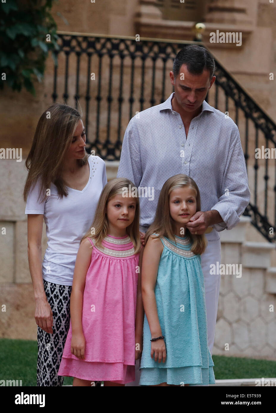 Palma De Mallorca, Spain. 5th Aug, 2014. Spain's royals, King Felipe, Queen Letizia and Princesses Leonor and Sofia pose for photographers at Marivent Palace during the start of their hollidays in Palma de Mallorca, on August 5, 2014 in Spain Credit:  zixia/Alamy Live News Stock Photo