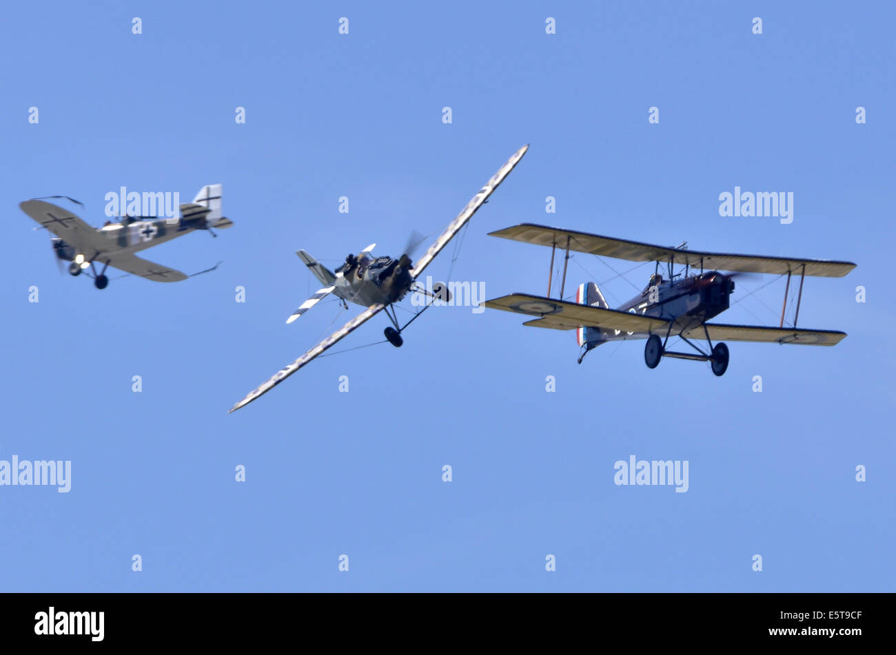 WW1 plane dogfight simulation between British SE5.a and two German Junkers CL.1 aircraft at Farnborough Airshow Stock Photo