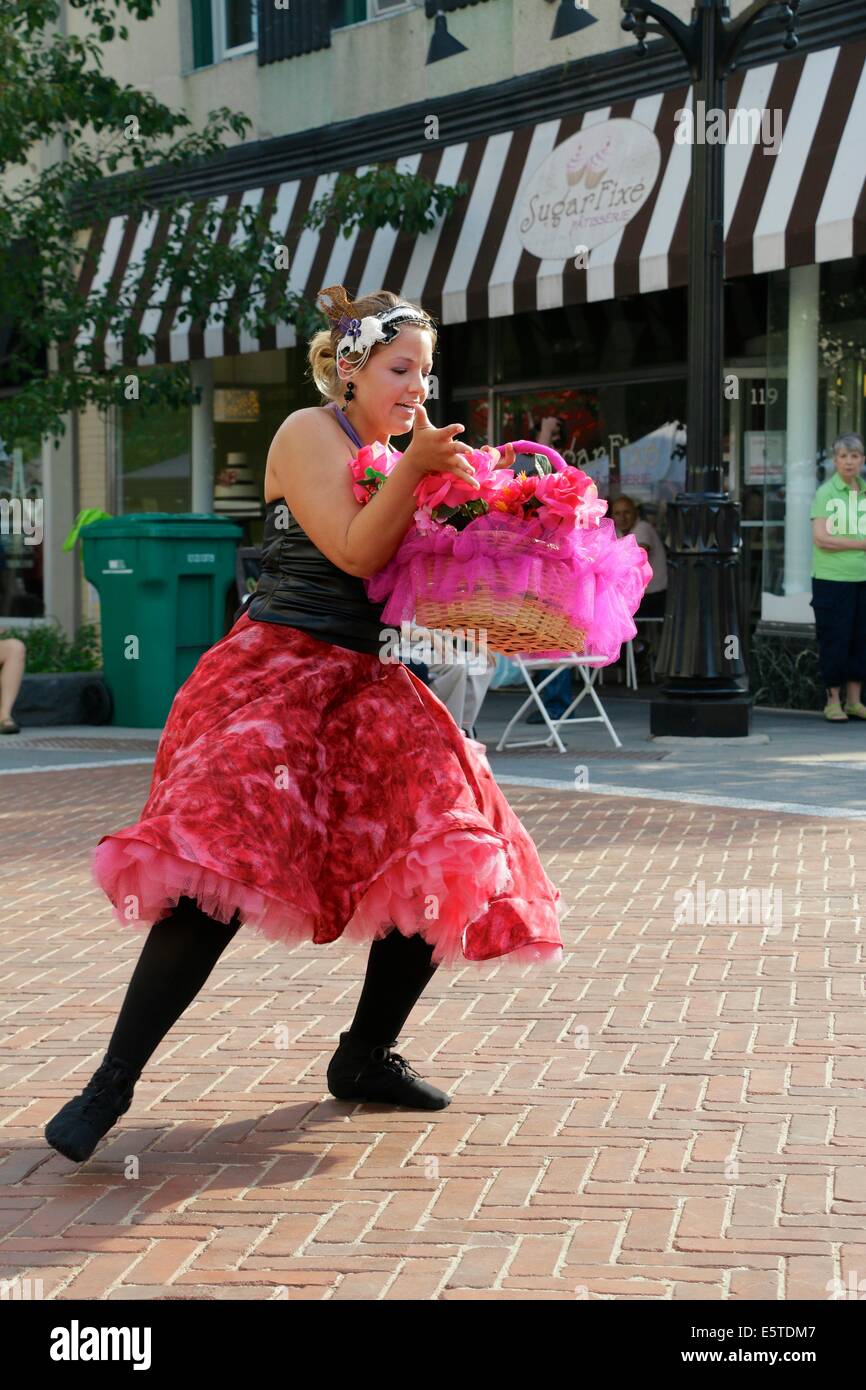 Can can dancer hi-res stock photography and images - Page 3 - Alamy