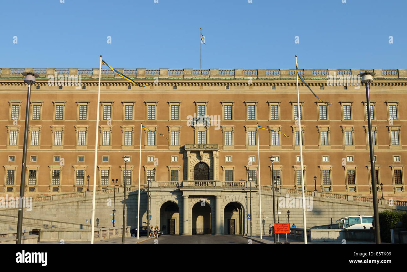 exterior-of-the-royal-palace-stockholm-stock-photo-alamy