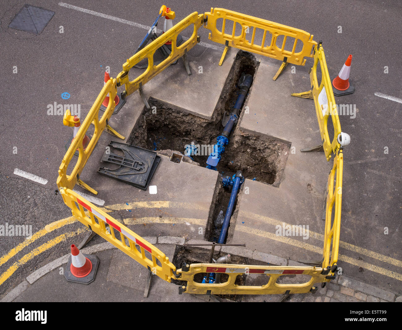 UK Roadworks Repair and replacement of underground water mains Stock